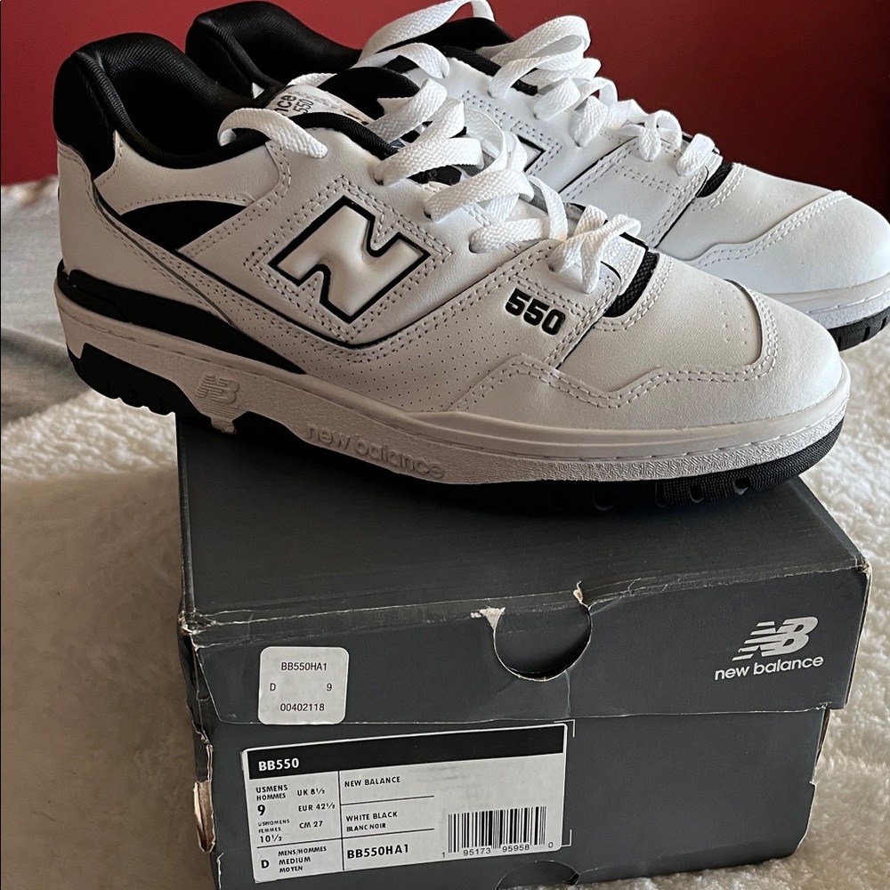 New Balance White and Black 550 Low-Top Sneakers Men’s 9 / women’s 10.5 NWT